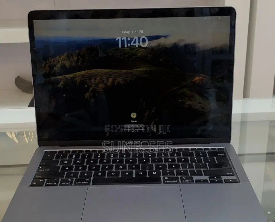 New Laptop Apple MacBook Air 2020 M1 8GB Apple M1 SSD 256GB