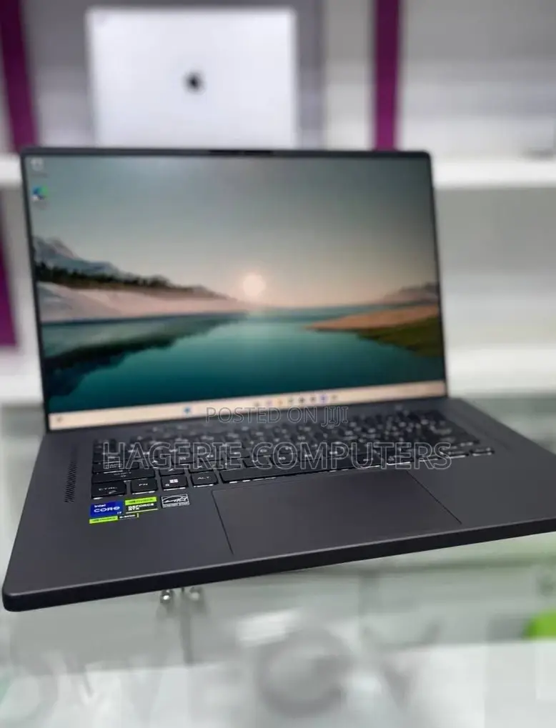 New Laptop Asus ROG Zephyrus G16 16GB Intel Core I7 SSD 512GB