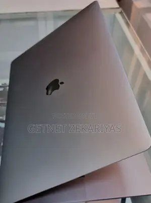 New Laptop Apple MacBook Pro 2018 16GB Intel Core I7 SSD 512GB