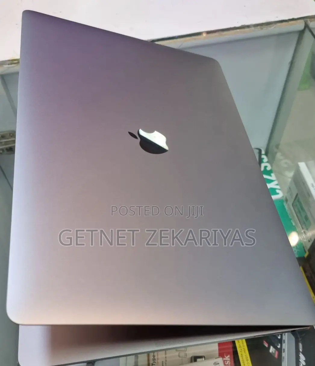 New Laptop Apple MacBook Pro 2018 16GB Intel Core I7 SSD 512GB