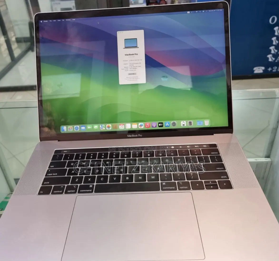 New Laptop Apple MacBook Pro 2018 16GB Intel Core I7 SSD 512GB