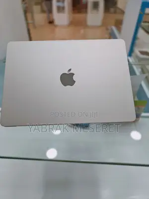 New Laptop Apple MacBook Air 2024 M3 13-Inch 8GB Apple M3 SSD 256GB