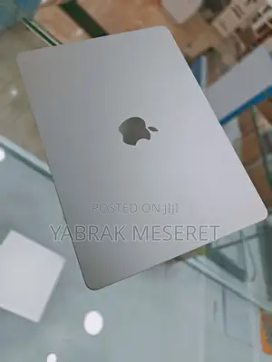 New Laptop Apple MacBook Air 2024 M3 13-Inch 8GB Apple M3 SSD 256GB