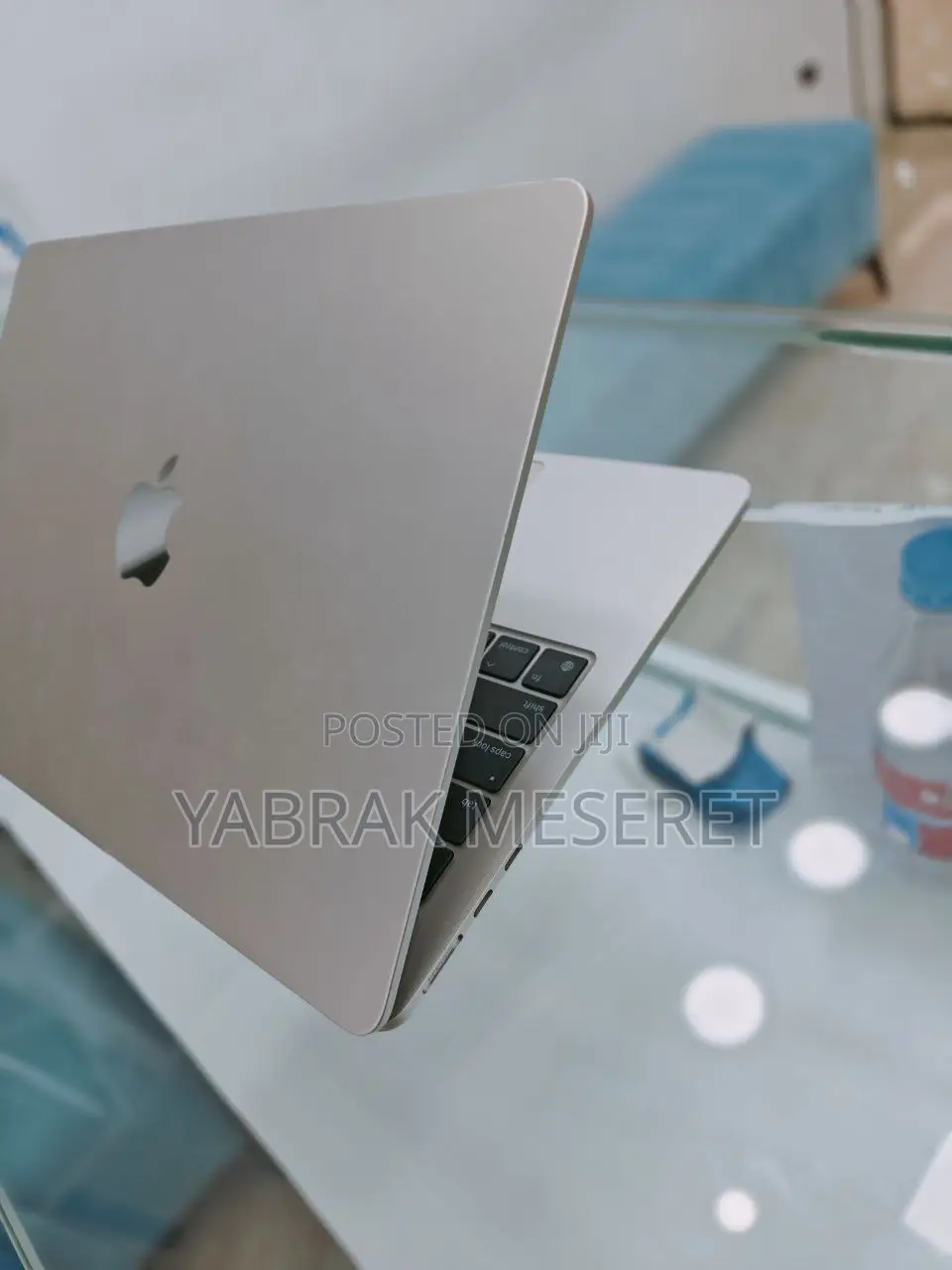 New Laptop Apple MacBook Air 2024 M3 13-Inch 8GB Apple M3 SSD 256GB