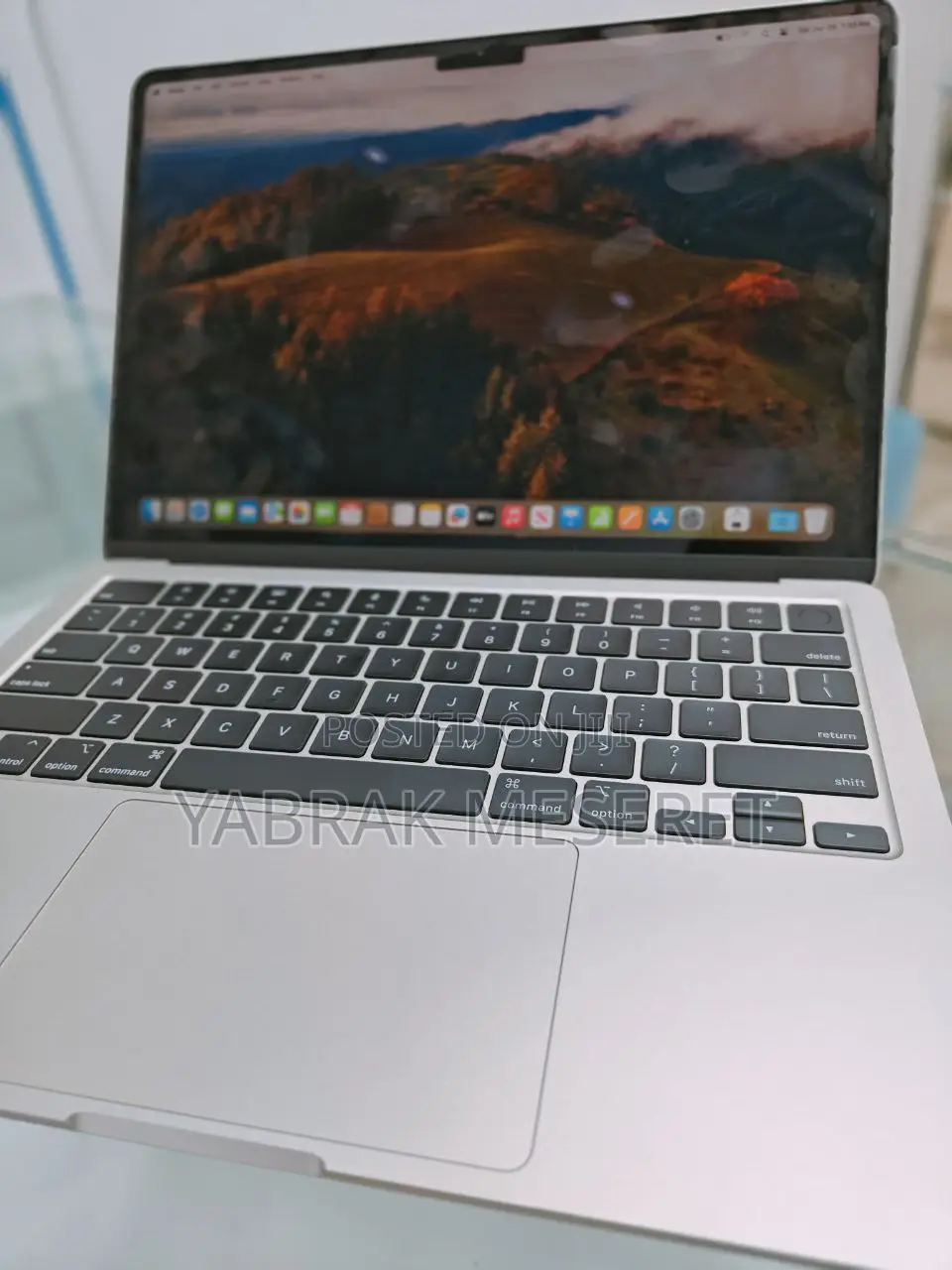 New Laptop Apple MacBook Air 2024 M3 13-Inch 8GB Apple M3 SSD 256GB