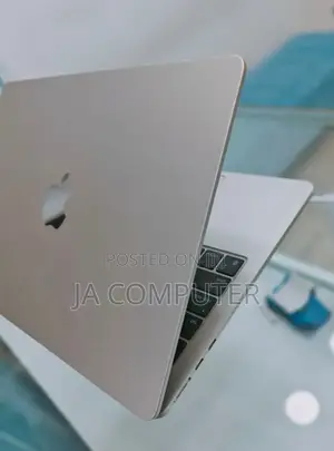 New Laptop Apple MacBook Air 2024 M3 13-Inch 8GB Apple M3 SSD 256GB