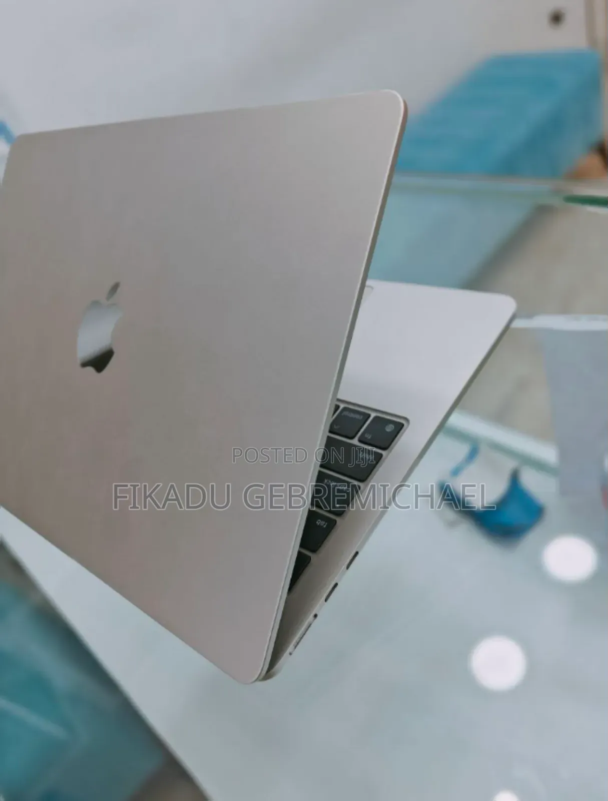 New Laptop Apple MacBook Air 2024 M3 13-Inch 8GB AMD A8 SSD 256GB