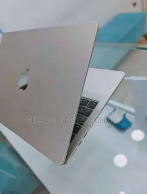 New Laptop Apple MacBook Air 2024 M3 13-Inch 8GB AMD A8 SSD 256GB