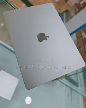 New Laptop Apple MacBook Air 2024 M3 13-Inch 8GB AMD A8 SSD 256GB