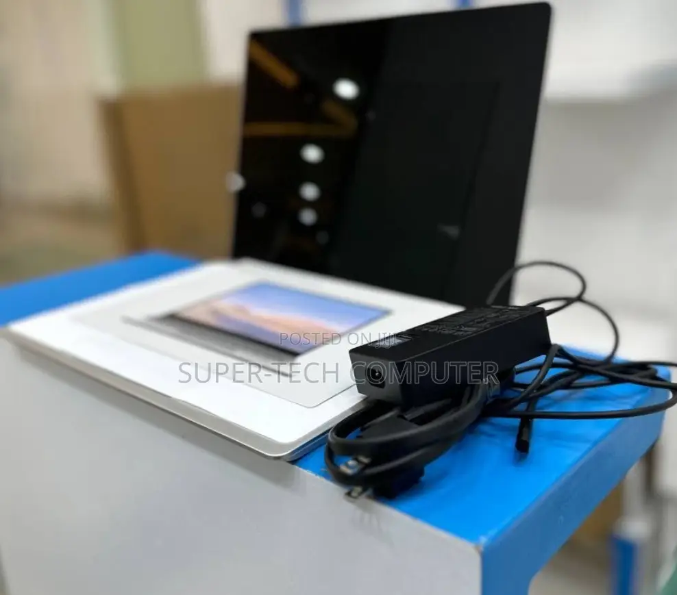 New Laptop Microsoft Surface Laptop Go 16GB Intel Core I5 SSD 256GB