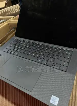 New Laptop Dell Precision 5520 32GB Intel Core I7 SSD 512GB