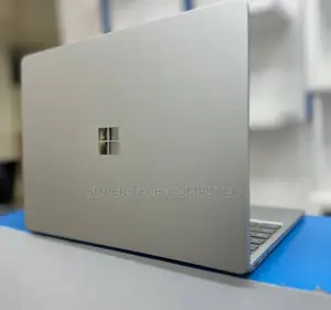 New Laptop Microsoft Surface Go 16GB Intel Core I5 SSD 256GB