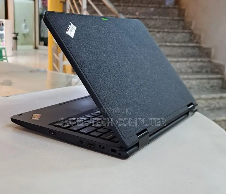 New Laptop Lenovo Yoga 11e 4GB Intel Core 2 Quad SSD 128GB