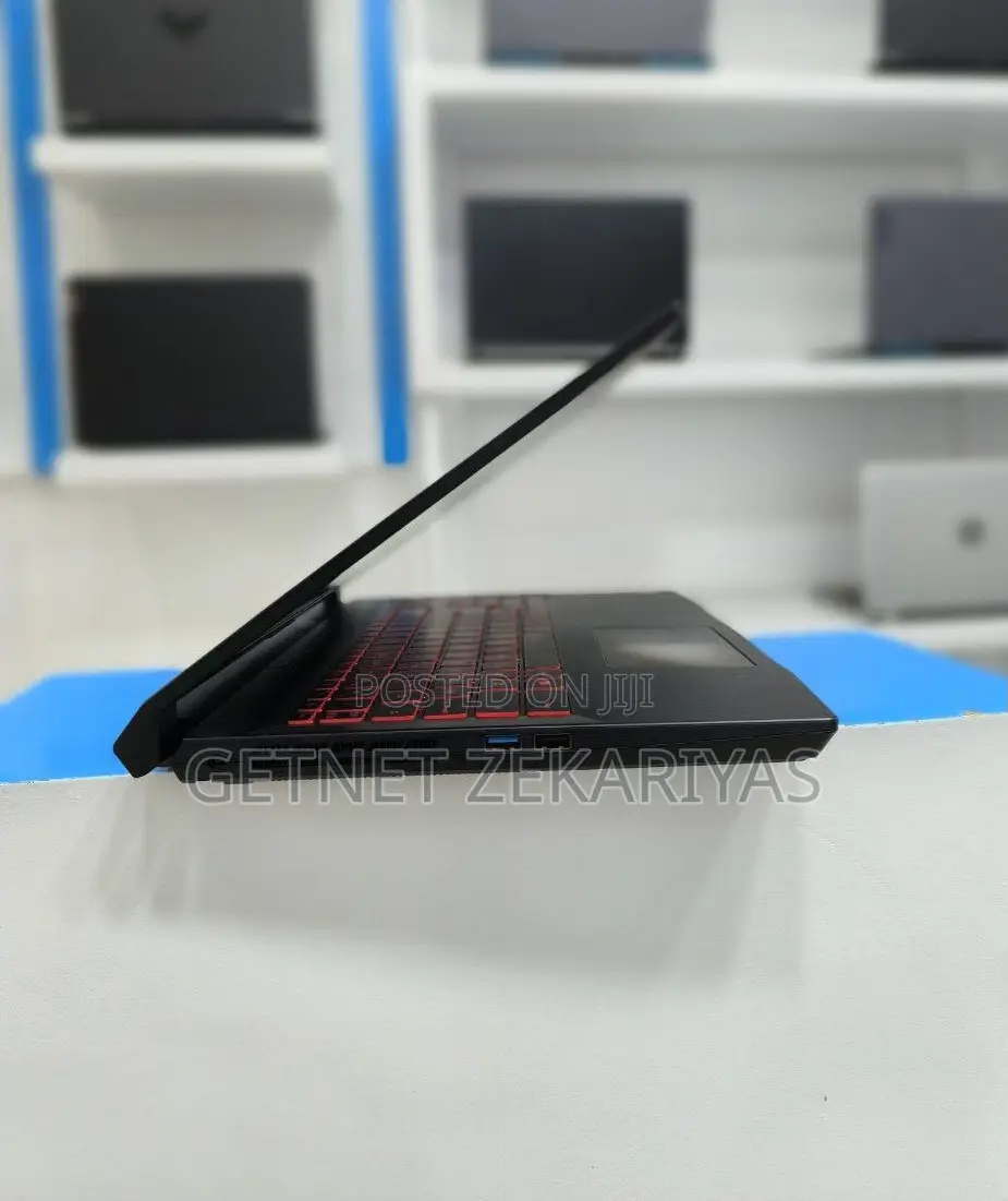 New Laptop MSI Katana 17 16GB Intel Core I7 SSD 512GB