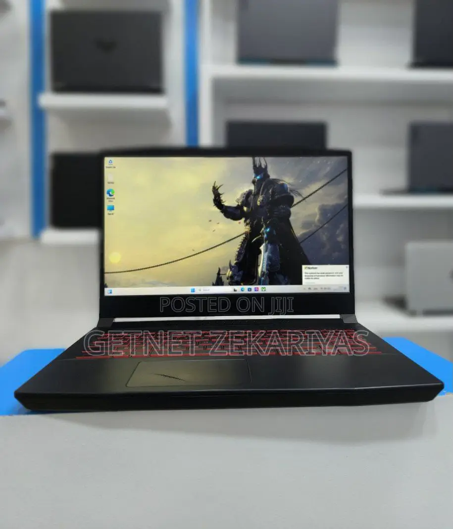 New Laptop MSI Katana 17 16GB Intel Core I7 SSD 512GB