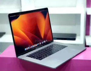 Photo - New Laptop Apple MacBook Pro 2017 16GB Intel Core I7 SSD 1T