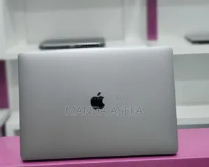 New Laptop Apple MacBook Pro 2017 16GB Intel Core I7 SSD 1T