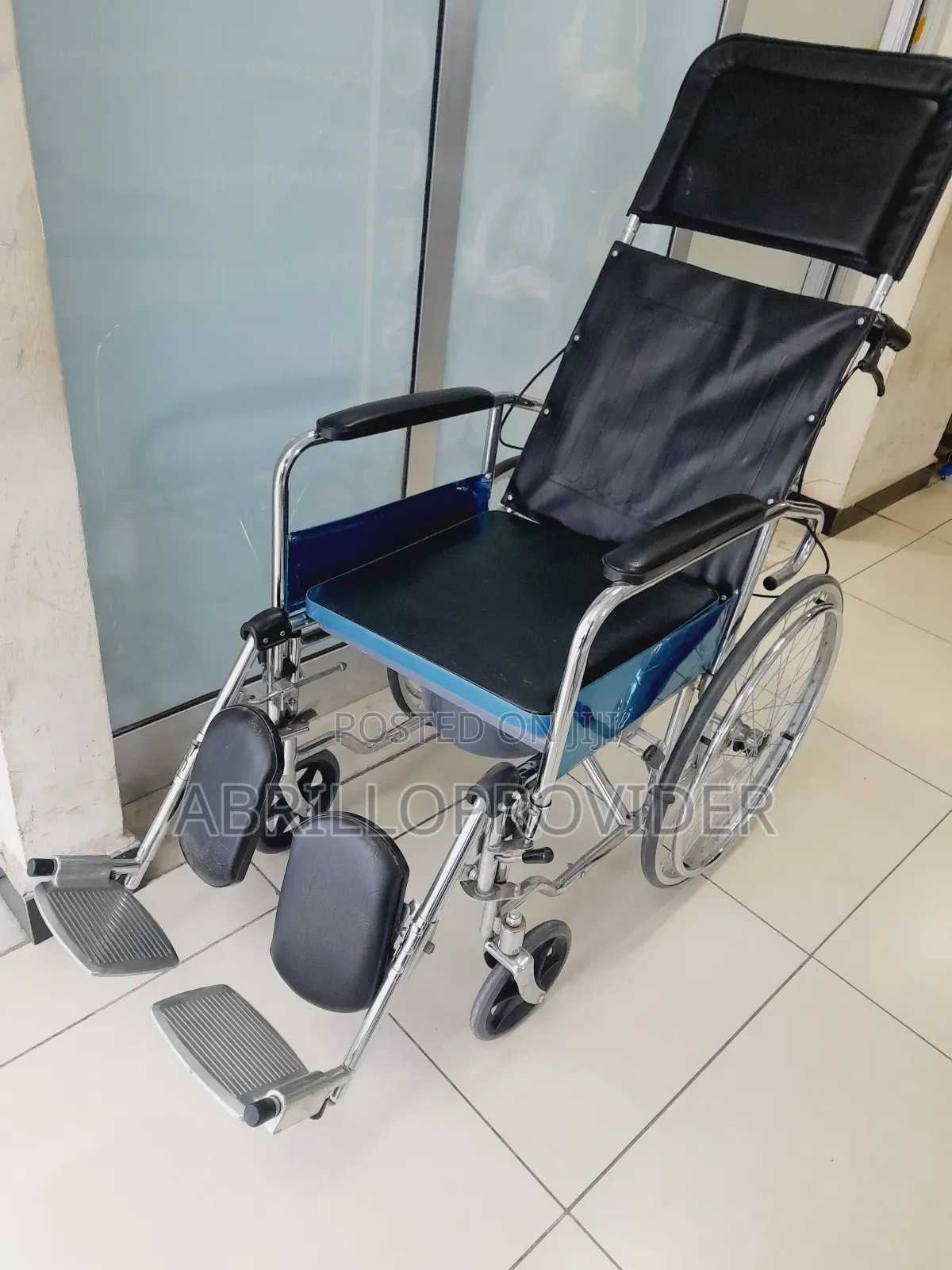 Used/-Wheelchair/+:Wheelchair+:Toilet+*Wheelchair/Wheelchair