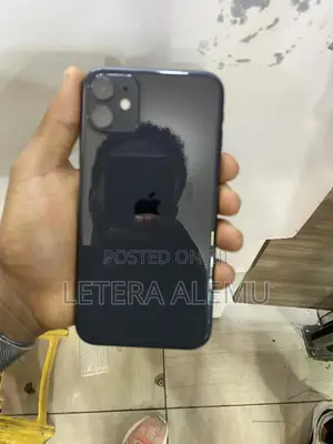 Photo - Apple iPhone 11 128 GB Black