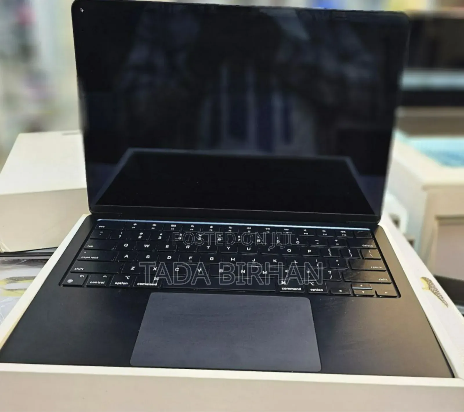 New Laptop Apple MacBook Air 2022 M2 16GB Apple M2 SSD 256GB