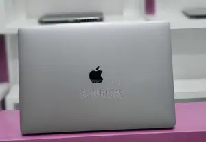 Photo - New Laptop Apple MacBook Pro 2017 16GB Intel Core I7 SSD 1T