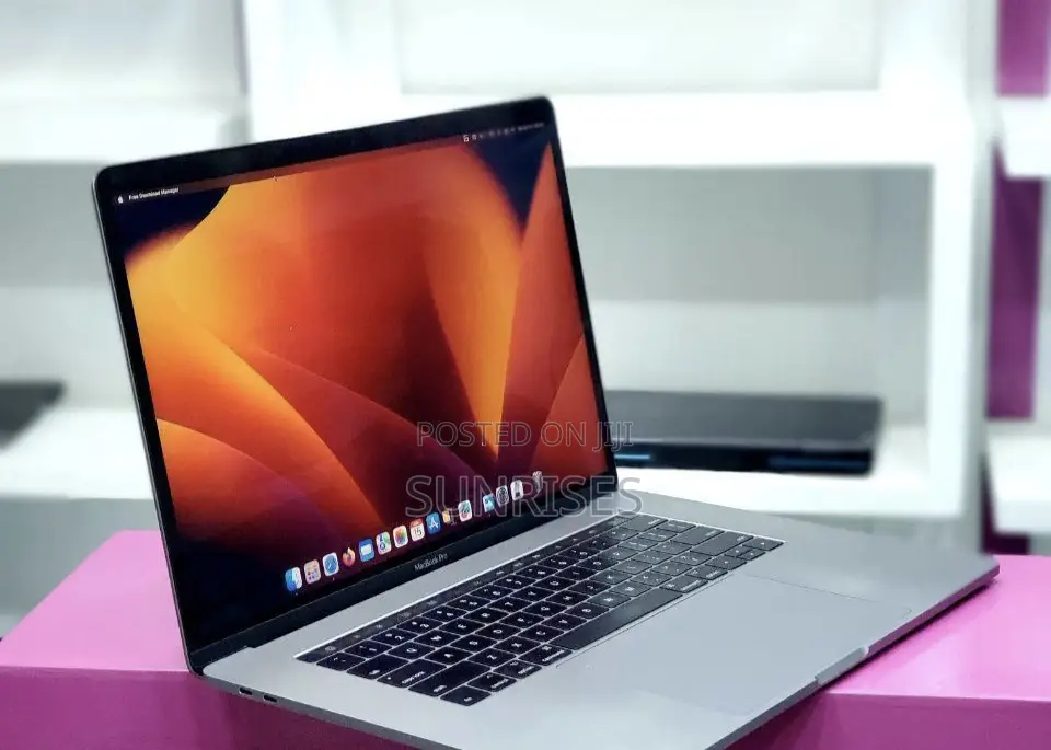 New Laptop Apple MacBook Pro 2017 16GB Intel Core I7 SSD 1T