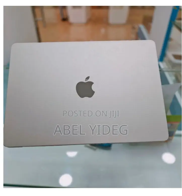 New Laptop Apple MacBook Air 2024 M3 13-Inch 8GB Apple M3 SSD 256GB