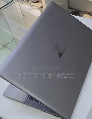 New Laptop HP ZBook Studio 16GB Intel Core I7 SSD 512GB