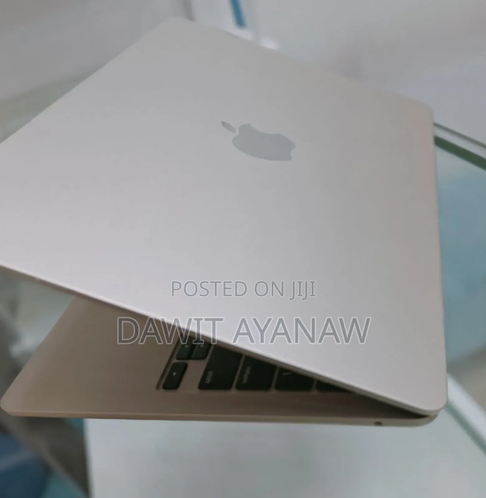 New Laptop Apple MacBook Air 2024 M3 13-Inch 8GB Apple M3 SSD 256GB