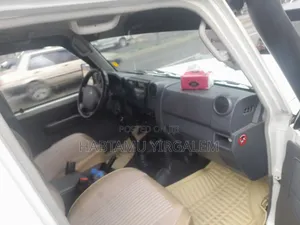 Toyota Land Cruiser 2015 White