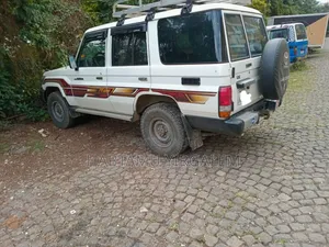 Toyota Land Cruiser 2015 White