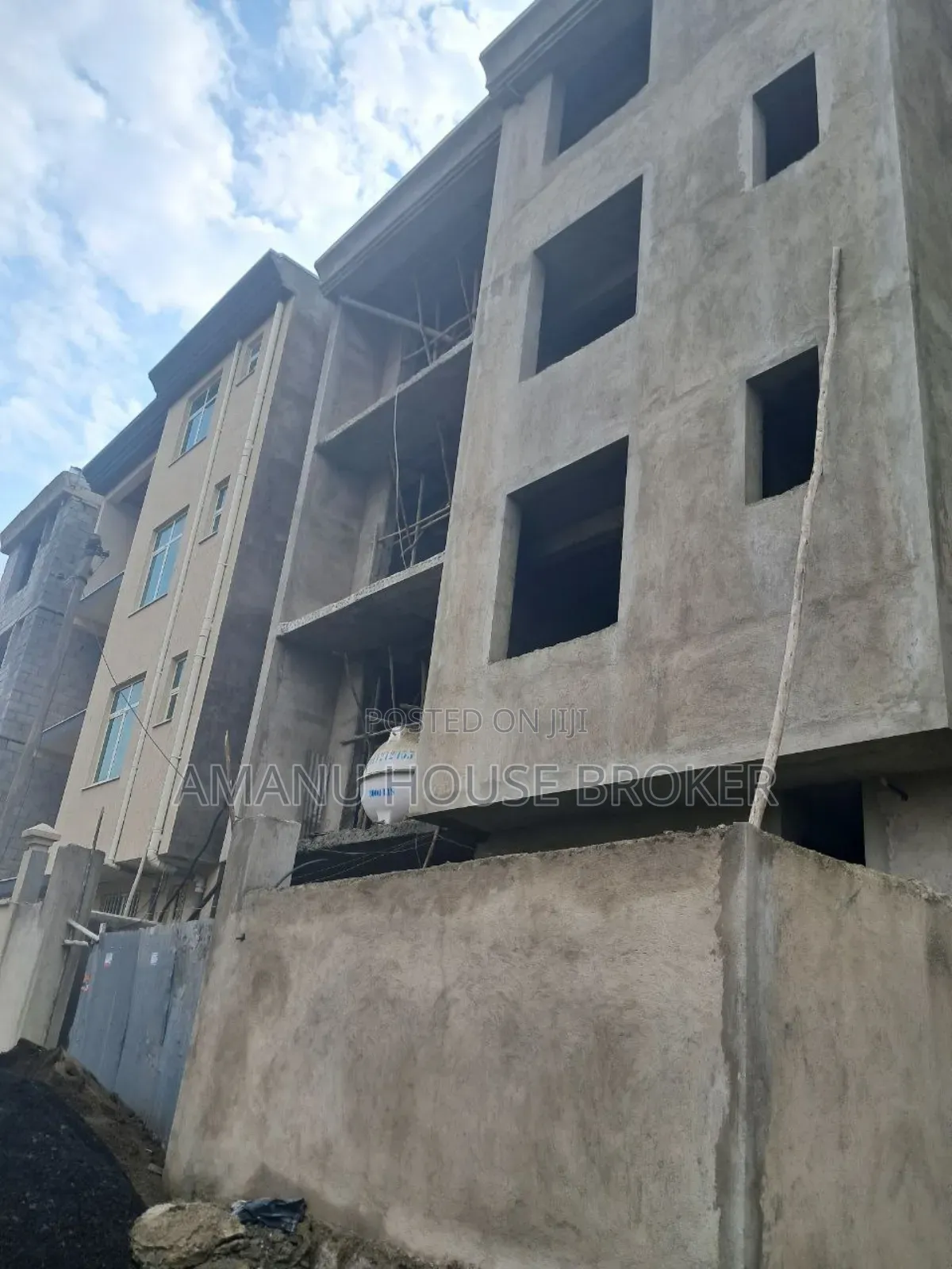 7bdrm Farm House in Addis Abeba, Bole for sale