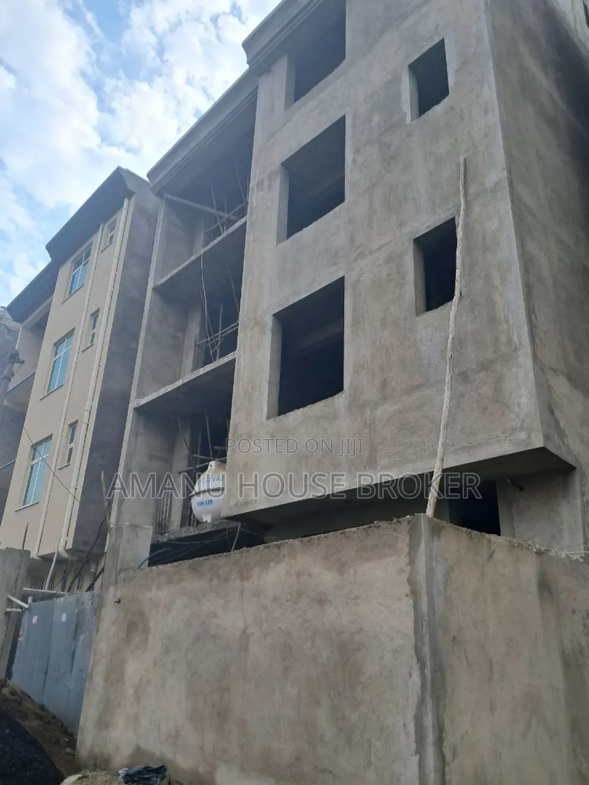 7bdrm Farm House in Addis Abeba, Bole for sale