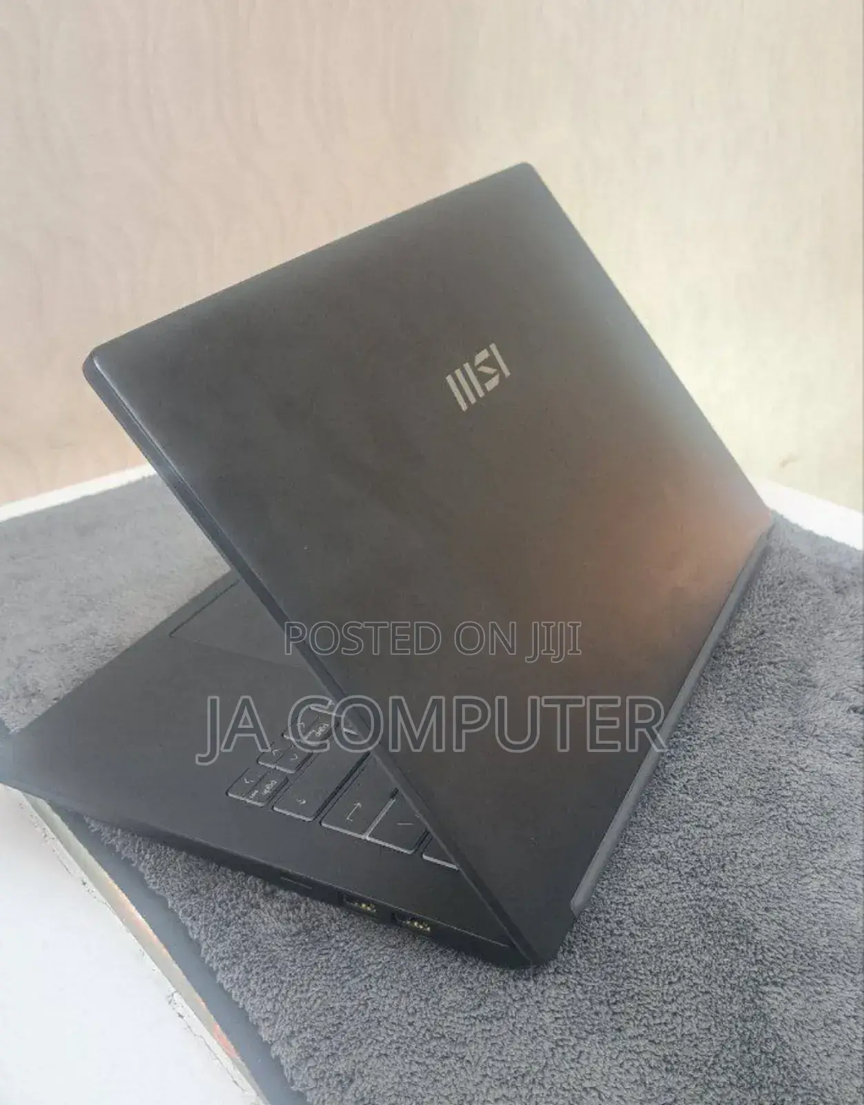 New Laptop MSI CR500 8GB Intel Core I3 SSD 256GB