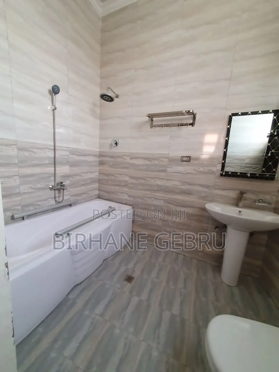 3bdrm House in 3Bedroom Luxury, Bole for rent