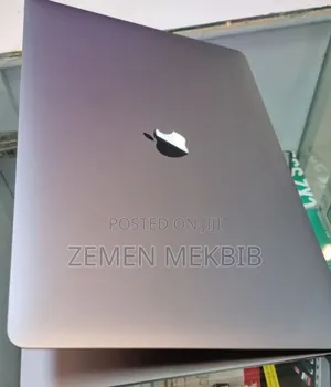 Photo - New Laptop Apple MacBook Pro 2018 16GB Intel Core I7 SSD 512GB