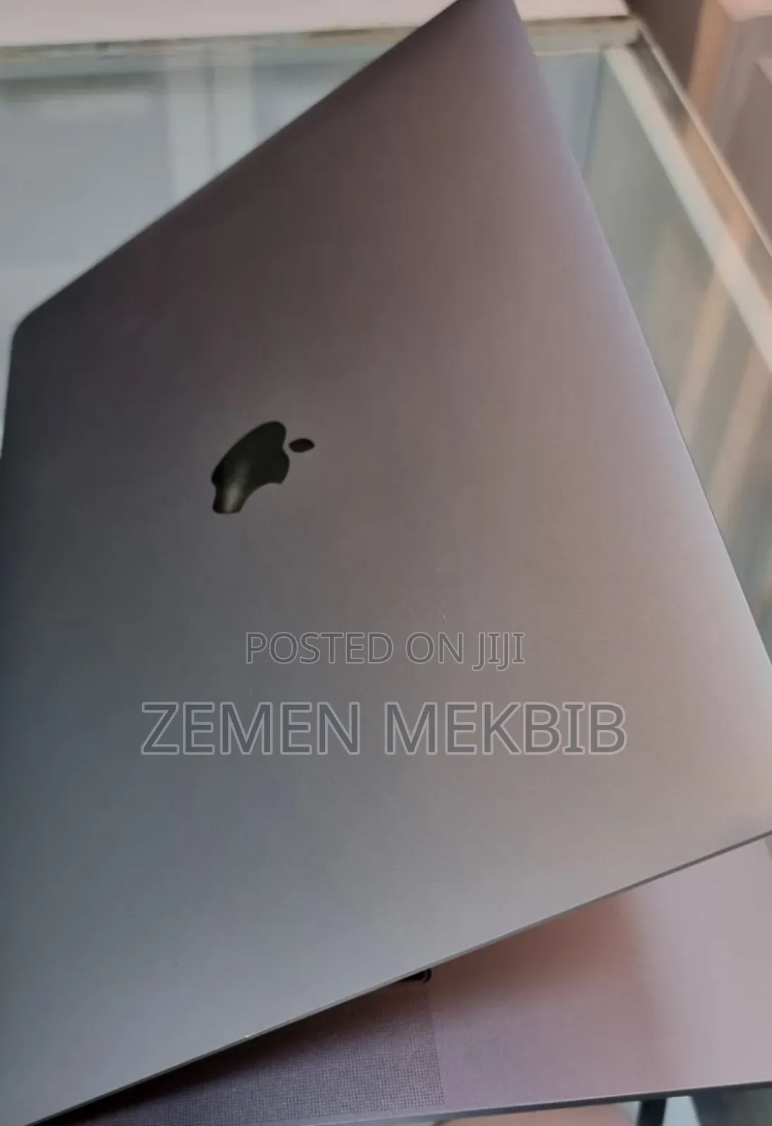 New Laptop Apple MacBook Pro 2018 16GB Intel Core I7 SSD 512GB