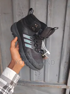 Photo - Gore-Tex Fashion Boots