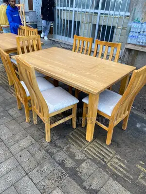 ባለ6 ወንበር የምግብ ጠረጴዛ