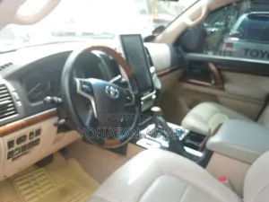 Toyota Land Cruiser 2018 Gray