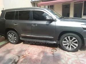 Toyota Land Cruiser 2018 Gray