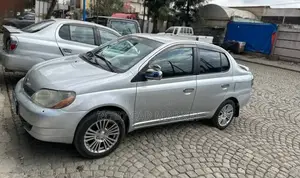 Photo - Toyota Platz 1.0 FWD 2001 Silver