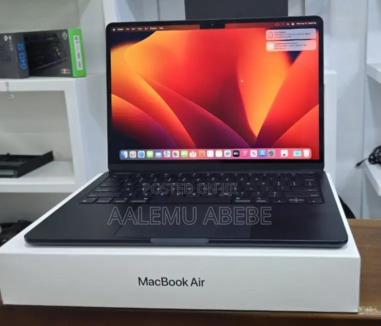 New Laptop Apple MacBook Air 2022 M2 8GB Apple M2 SSD 256GB