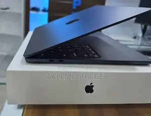 New Laptop Apple MacBook Air 2022 M2 8GB Apple M2 SSD 256GB