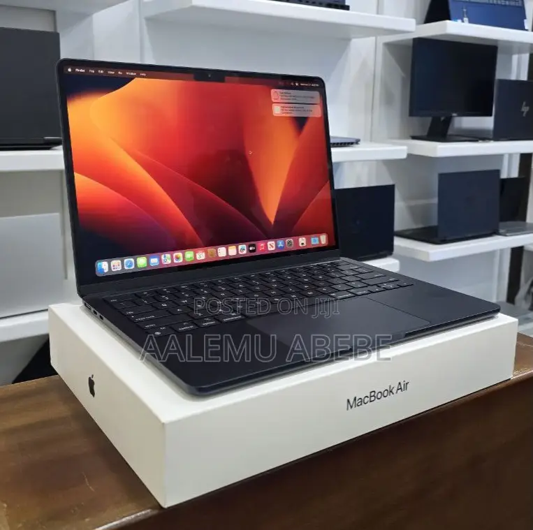 New Laptop Apple MacBook Air 2022 M2 8GB Apple M2 SSD 256GB