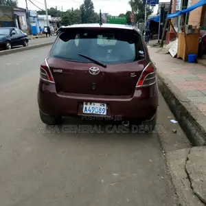 Toyota Yaris 2006 Burgundy