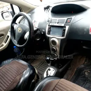 Toyota Yaris 2006 Burgundy