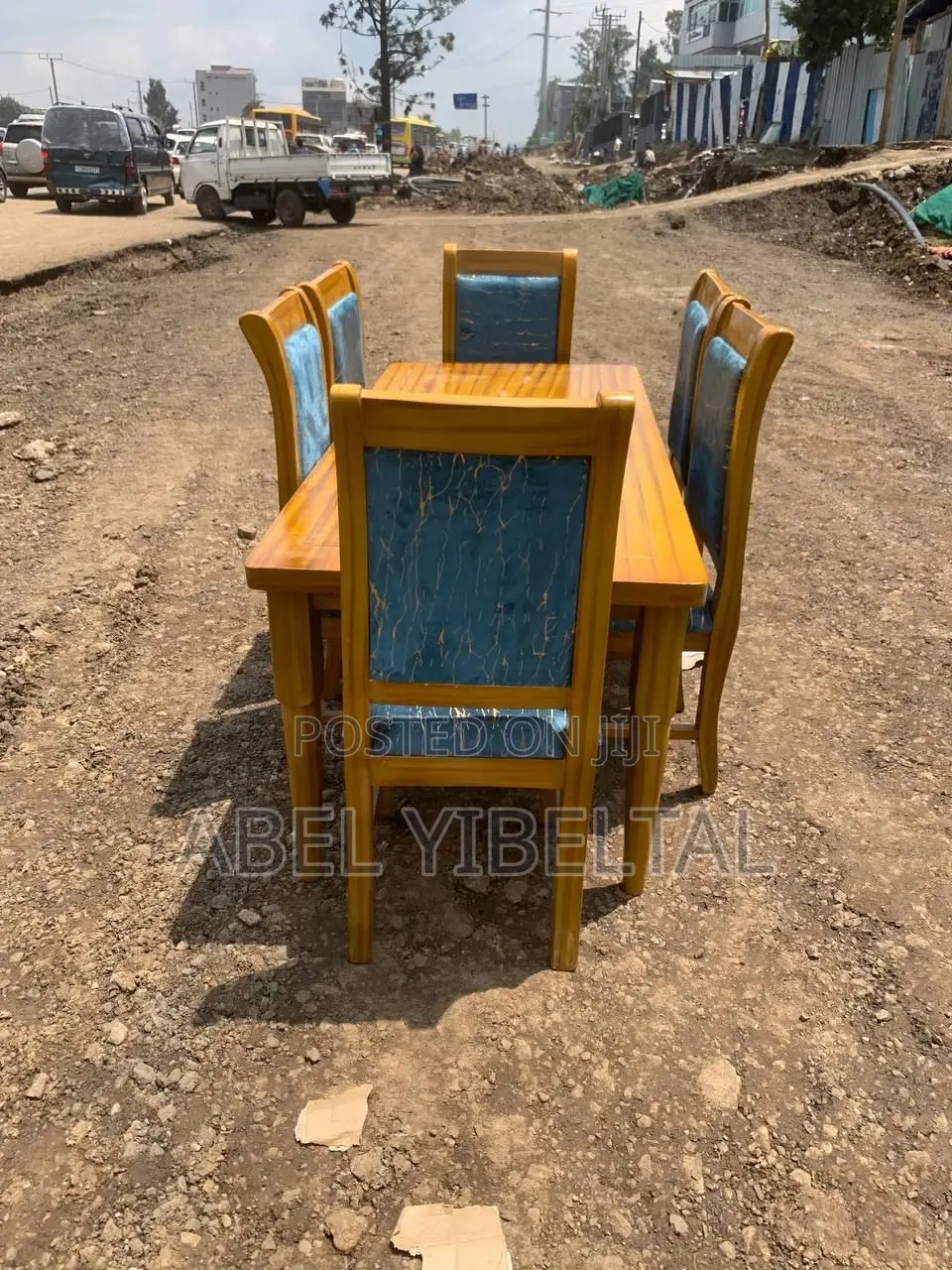 ከዋንዛ የተሰሩ ዉበት እና ጥንካሬን በአንድ የያዙ ዘመናዊ የምግብ ወንበር ጠረጴዛዎ