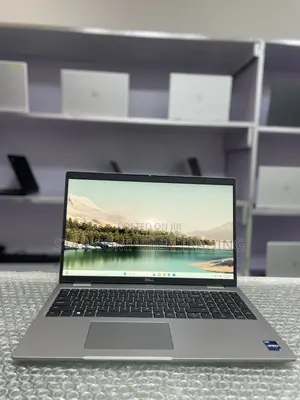 Photo - New Laptop Dell Latitude 5530 16GB Intel Core I7 SSD 512GB