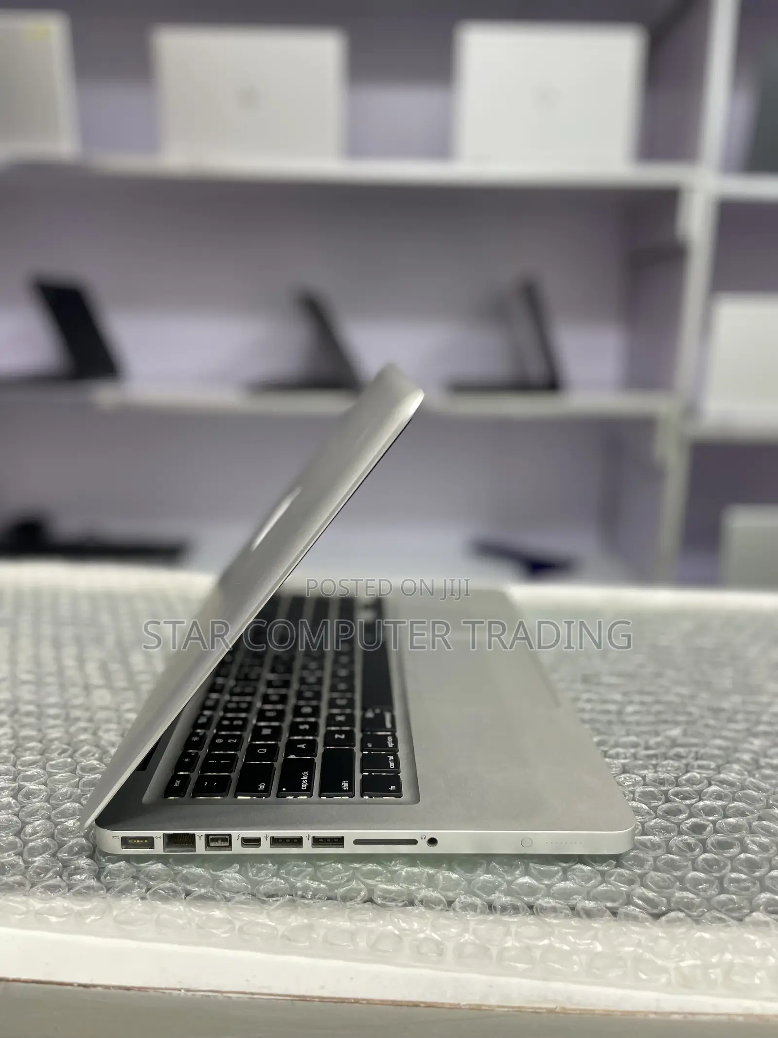 New Laptop Apple MacBook Pro 2012 4GB Intel Core I5 HDD 500GB